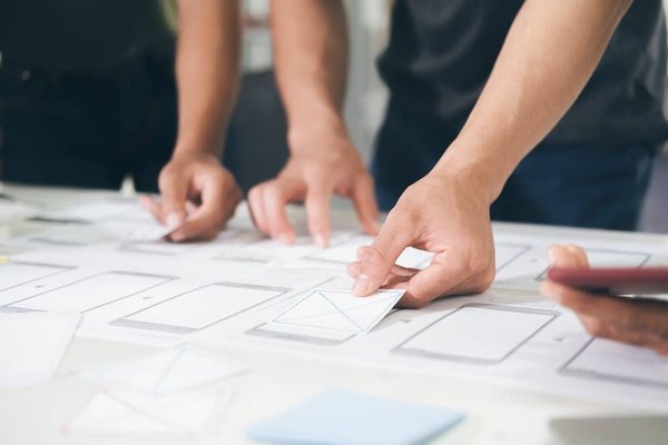 What mobile apps are best for tracking sport bike performance metrics in the UK?